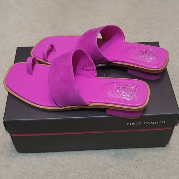 VINCE CAMUTO LOOP HEELED SANDALS FUSHIA - Picture 2 of 12